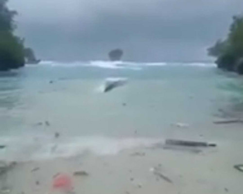 Gelombang Laut Mengamuk, 6 Orang Meninggal   