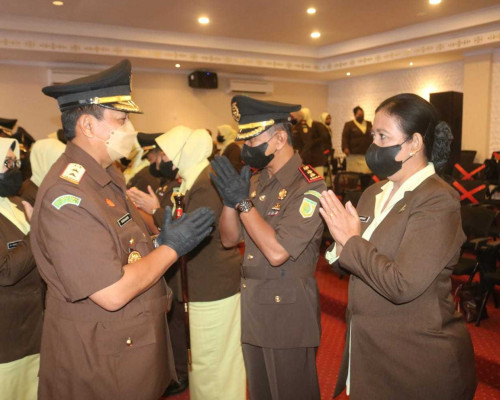   Jaksa Agung Ganti Tiga Kajari di Maluku 