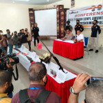 Polda Maluku Sita Sejumlah Senpi dan Bom Rakitan di Hutan Pulau Haruku