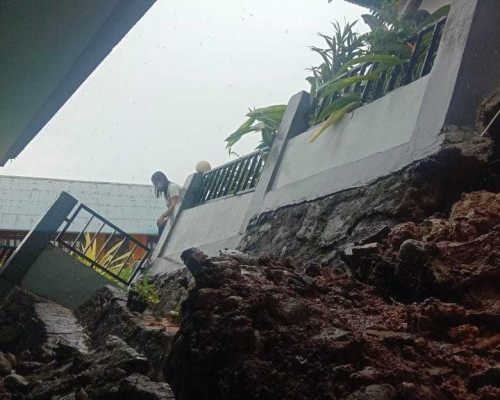 Hujan Deras, Talud SD Muhammadiyah Wara Roboh