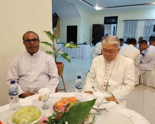 April Mendatang Uskup Amboina Ditahbiskan