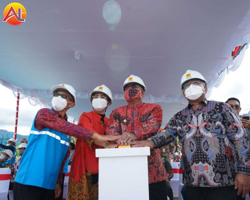 Pembangkit Listrik Terapung Pertama Buatan Indonesia Resmi Beroperasi di Maluku