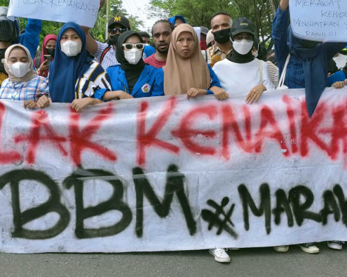 Demo di Ambon, Mahasiswa: Rakyat Susah,Pejabat dan Politisi Sibuk Bicara Presiden 3 Periode 