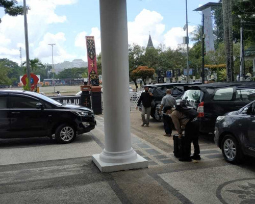 KPK Geledah Balai Kota Ambon