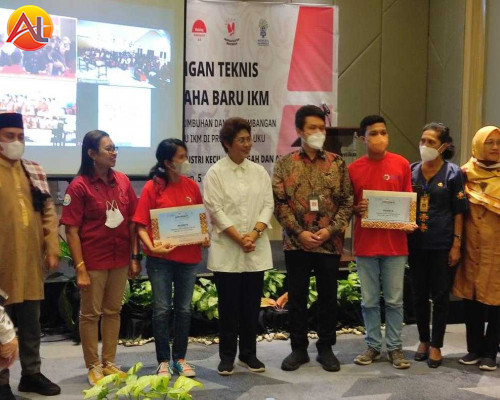 Mercy Barends: IKM Bisa Jadi Investor Besar di Maluku.