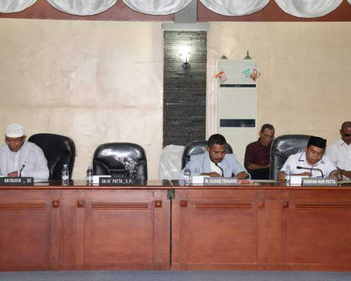 Sempat Ricuh, Pergantian Ketua Komisi DPRD Malteng Tuntas