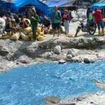 Sungai di Buru Berwarna Biru, Diduga Tercemar Bahan Beracun