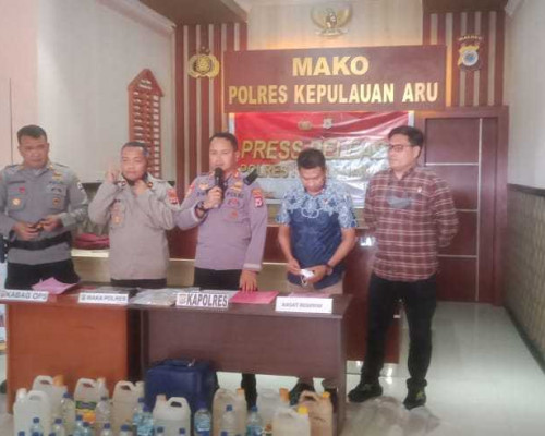 Polres Aru Sita 434 Liter Sopi di Dobo