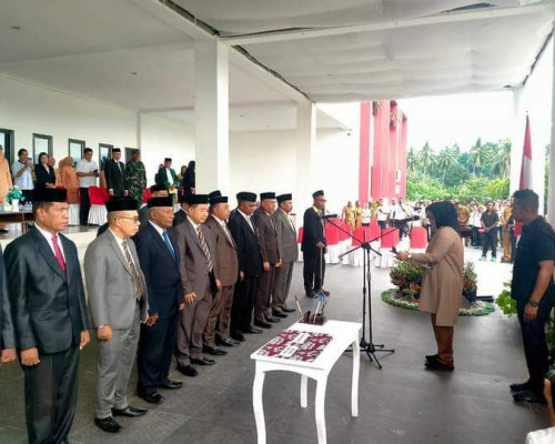 Bupati Bursel Rombak Birokrasi, Ada 11 Pejabat yang Dilantik