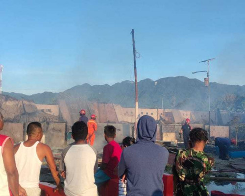 Kebakaran Pagi Buta, 20 Warung Makan di Hurnala Ludes 