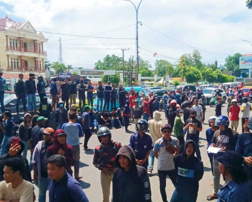 Sekprov Sulsel Diduga Korupsi Lagi Miliaran, 1.000 Mahasiswa Turun Jalan