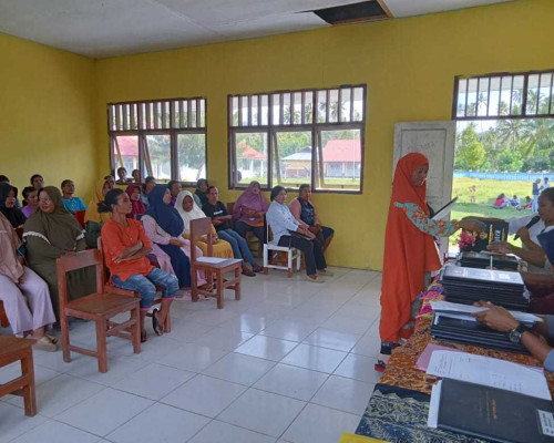 SMAN 9 Bursel Mulai Pembagian Laporan Pendidikan