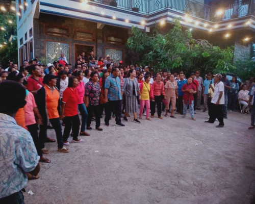 Ribuan Warga Hadiri Open House di Kediaman Petrus Fatlolon