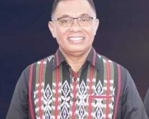 Petrus Fatlolon Membangun Tanimbar Dengan Hati