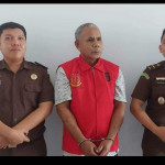 Mantan Kasatpol PP SBT Diserakan ke Jaksa