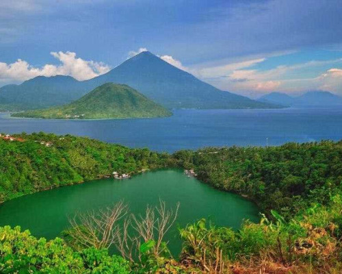 Wings Air Tawarkan Penerbangan Menakjubkan ke Maluku Utara