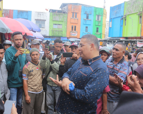 Wattimena Tolak Pembangunan Lapak di Terminal