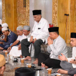 Irjen Lotharia Buka Puasa dengan Warga di Masjid Alfatah