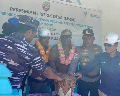 Akhirnya Jaringan Listrik Masuk di Desa Ngaibor