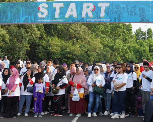 Jalan Sehat BUMN di Kota Tidore Diikuti Ribuan Warga, Diapresiasi Pemda