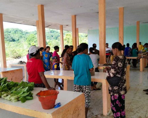 Pasar Waekatin Difungsikan Setelah 4 Tahun Terbengkalai