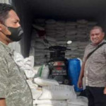 Polisi Amankan Jerigen Berisi Bahan Kimia Berbahaya dari Dalam Kontainer