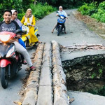 Tolong! Jembatan Waelapia Ambruk Akibat Hujan Deras