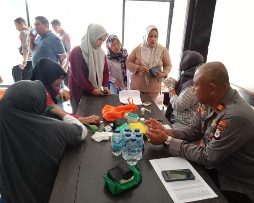 Personil Polsek Salahutu Jalani Pemeriksaan Kesehatan