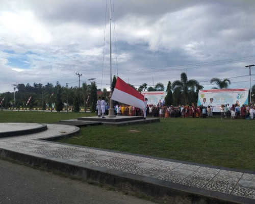 Pemkab Bursel Peringati Hardiknas, Ini Pesan Nadiem Makarim