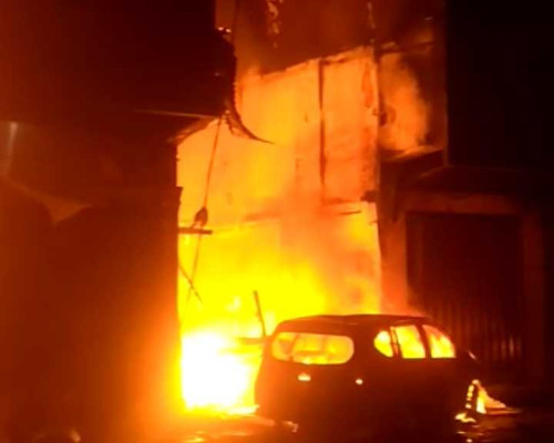 Mobil Meledak, Bangunan Terbakar