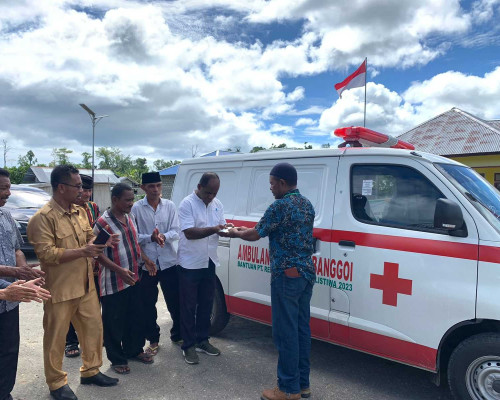 PT. RHK Salurkan Bantuan Satu Unit Ambulance di Negeri Banggoi 