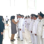 Bupati Bursel Melantik dan Mengambil Sumpah 45 Penjabat Kades