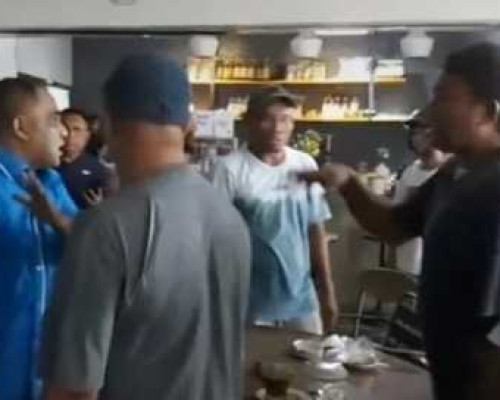 Tomagola Dicopot dari Ketua DPC Demokrat Malteng, Sejumlah Orang Ngamuk