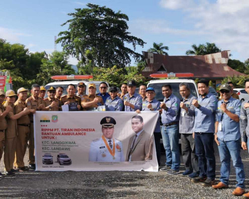 PT Tiran Indonesia Beri Bantuan Ambulance Dua Kecamatan di Konawe Utara 