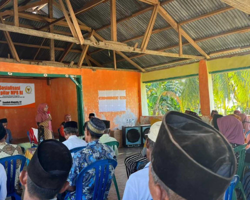 Kunjungi Wakasihu, Saadiah Uluputty Ajak Masyarakat Kawal Kebijakan Pemerintahah