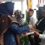 Bupati Bursel Serahkan SK untuk 237 Nakes Jalur P3K