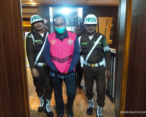 Mantan Kadis PU SBB Dijeblolskan ke Rutan