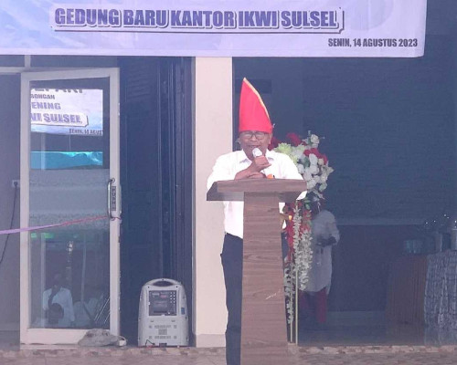 Atal Depari Resmikan Kantor PWI Sulsel   