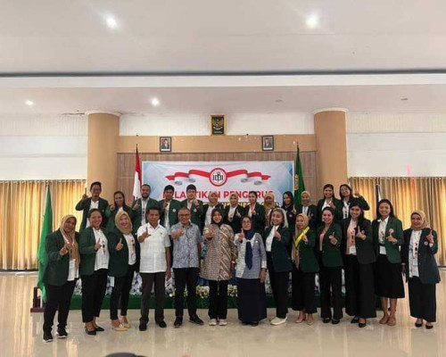 Lantik Pengurus IDI Bursel, Soulisa : Berikan Pelayanan Maksimal bagi Masyarakat