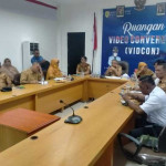 Wabub Salurkan Bantuan untuk Anak Stunting di Bursel 