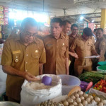 Kendalikan Harga, Pemkab Bursel Gelar Operasi Pasar