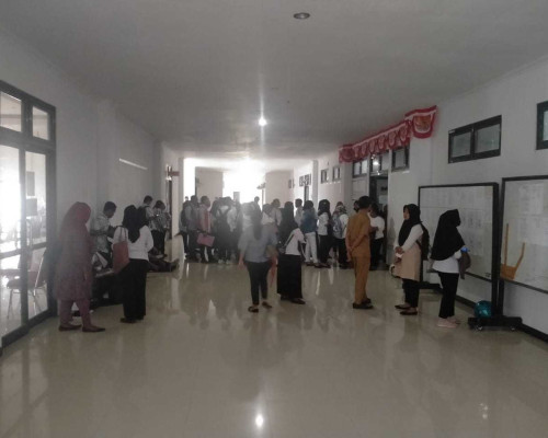 Ribuan Pelamar Daftar Seleksi P3K di Bursel
