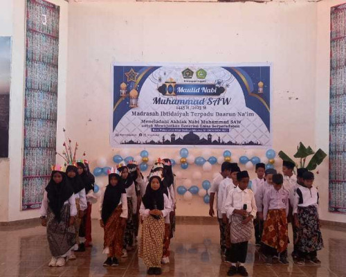 MIT Darun’naim Wayame Peringati Maulid Nabi