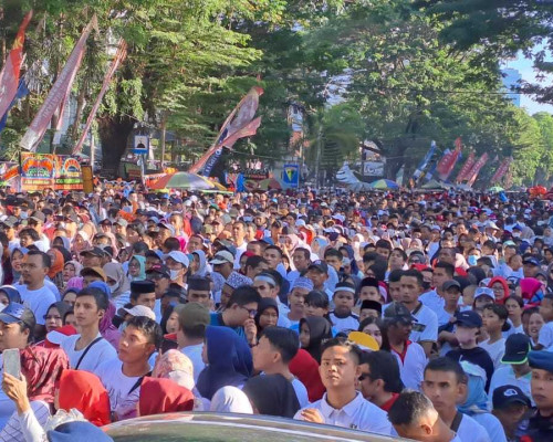 Anak Presiden Jalan Santai di Makassar 