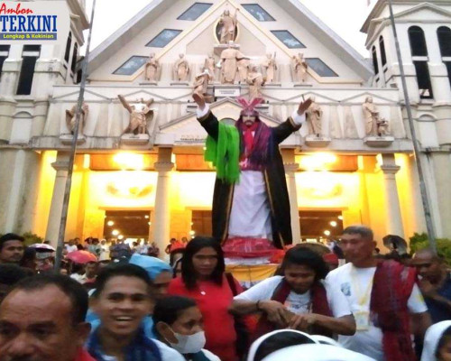 Perarakan Arca Kristus Raja dalam Bingkai Toleransi di Kota Ambon 