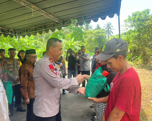 Dalam Sehari, Polres Bursel Gelar Tiga Baksos Sekaligus