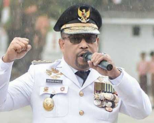 Gubernur Maluku  "Melawan" Secara Legal