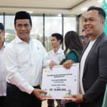 Mentan Amran Serahkan Penghargaan Insan Pendukung Pengembangan Pertanian 2023