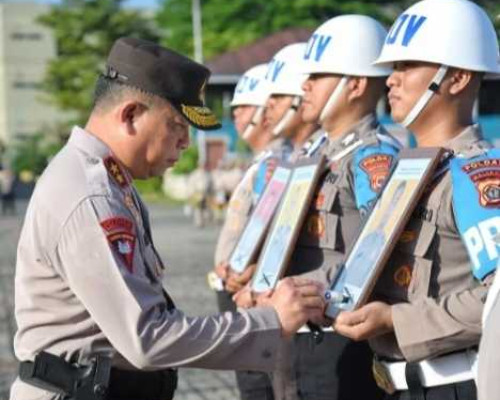 Tegas! Irjen Lotharia Latif Pecat Thomas Keliombar