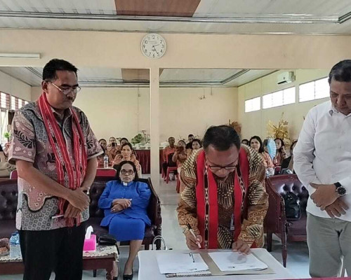 Sertijab Kepala Sekolah SMA N 4 Ambon Berjalan Dengan Cara Yang Sederhana 